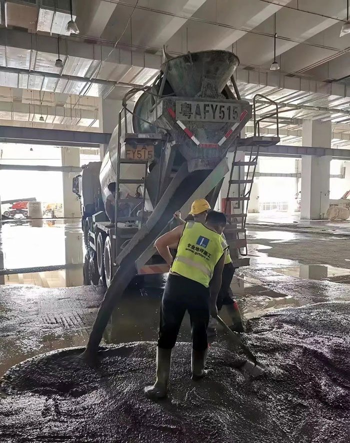 Asia's largest 130,000-square-meter subway Wanqingsha depot floor project