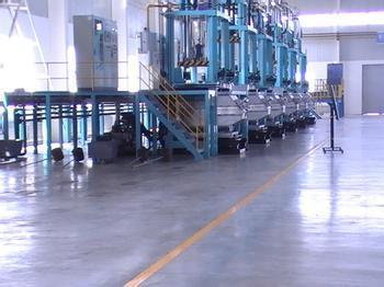 Wear-resistant hardened flooring of emery